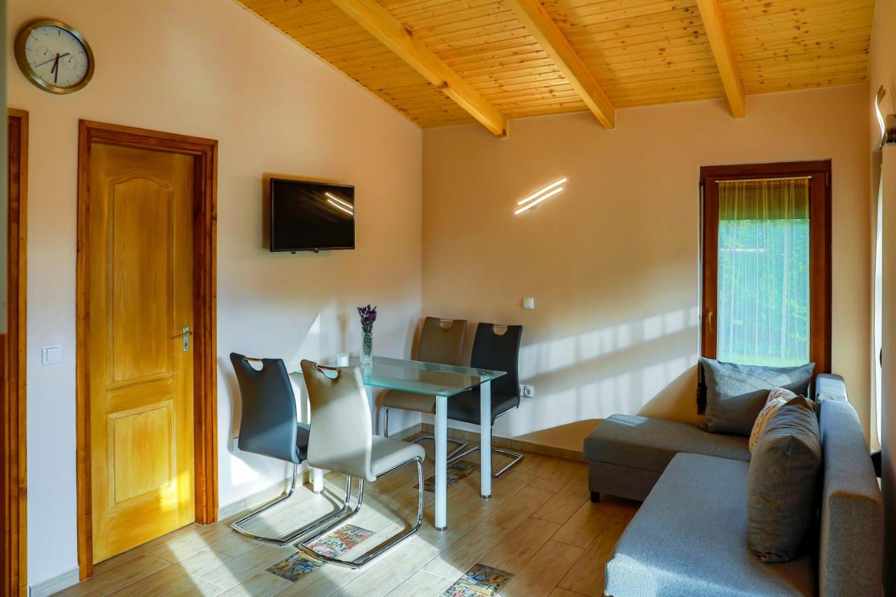 Hullam Nyaralo Apartment Balatonmariafurdo Bagian luar foto