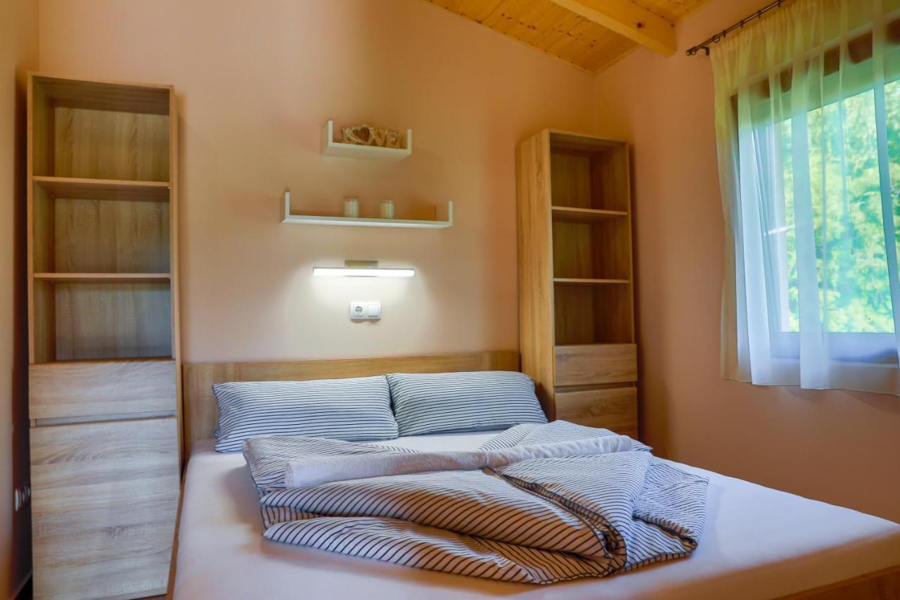Hullam Nyaralo Apartment Balatonmariafurdo Bagian luar foto