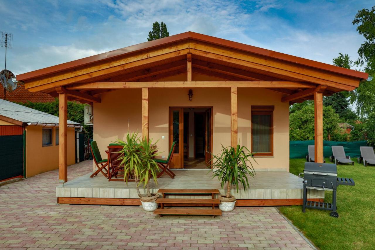 Hullam Nyaralo Apartment Balatonmariafurdo Bagian luar foto